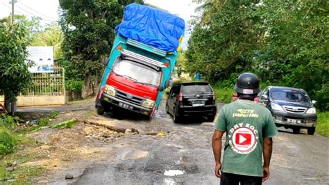 Rusak Parah Jalur Trans Sulawesi Sudah Tak Layak Dilewati Sudah