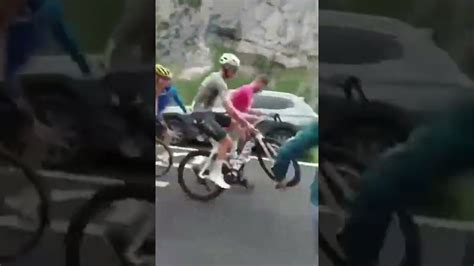 Grande Impennata Di Van Der Poel Sulla Retta Che Porta Al Passo Fedaia