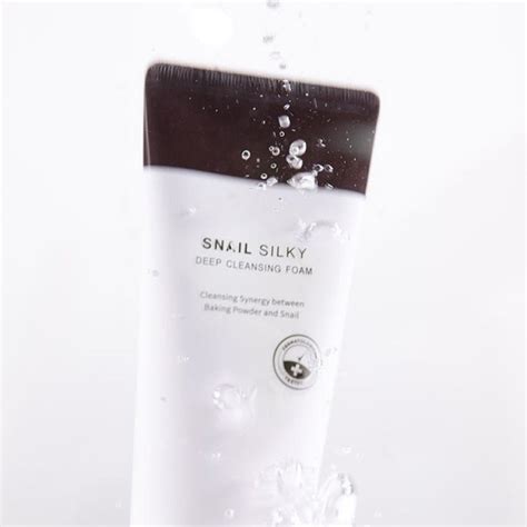Mizon Snail Silky Deep Cleansing Foam - Korean Queens
