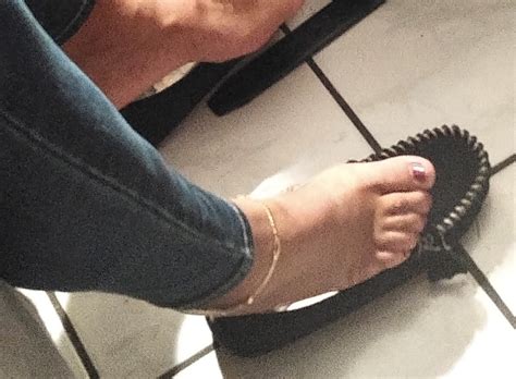 Mature Latina Wife S Sexy Feet ShesFreaky