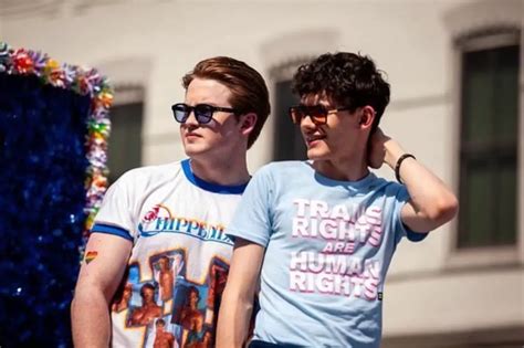 Is Joe Locke Straight His Gay Character In Heartstopper Celebs In Depth