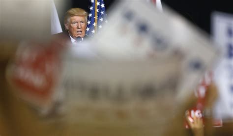 Trump Trata De Obtener Apoyo De Hispanos Enpelotas