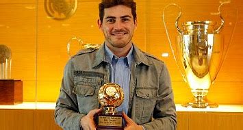 F Tbol Cuerdo Atacando Iker Casillas Mejor Portero Del Mundo Por