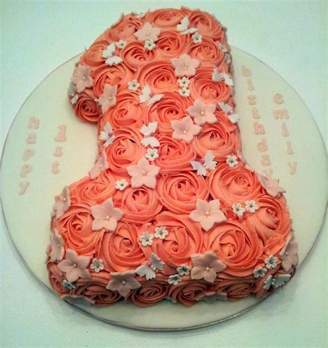 Buttercream Roses Decorated Cake By Sarah Poole Cakesdecor