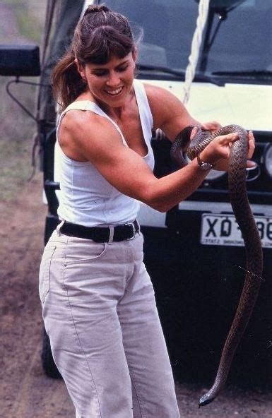 Terri Irwin Beautiful And Strong In Many Ways Amazing Woman Terri Irwin Amazing Women My Hero