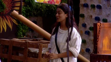 Bigg Boss Ott 2 Elvish Falaq Naaz Engage In Fiery Argument Over Food