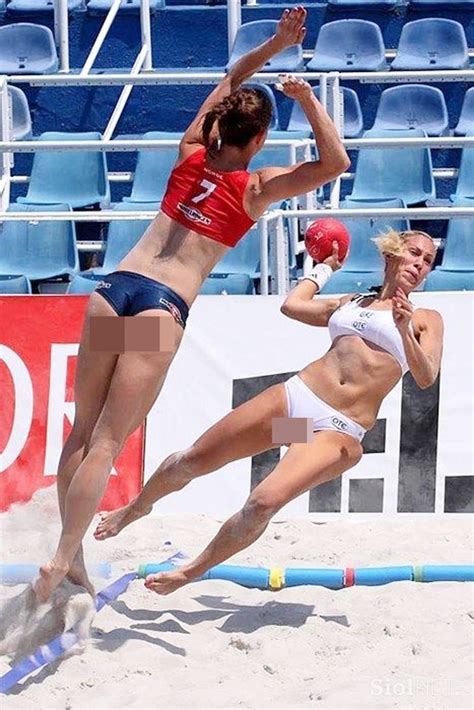 Vì sao bikini dù hay tuột vẫn được vận động viên môn thể thao sexy nhất quyết mặc