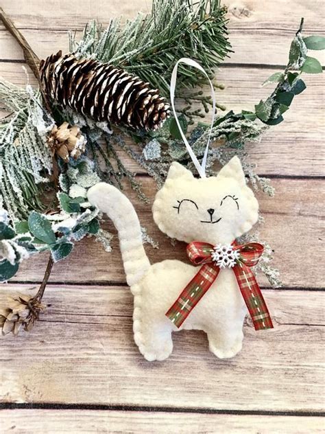 Felt Cat Christmas Ornament Made To Order Etsy How To Make Ornaments Felt Cat Cat