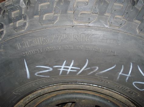 Vendo/troco pneus 315/75R16 por pneus 285/75R16