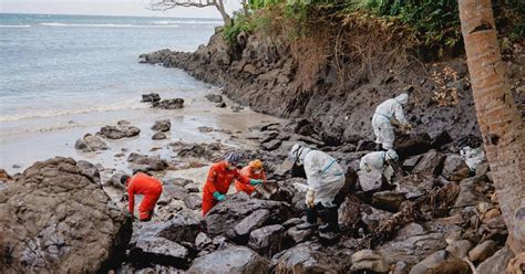 Japan Sends Team To Help Ph Remove Oil Spill In Oriental Mindoro R