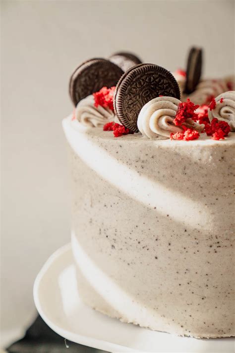 The Best Oreo Red Velvet Cake With Oreo Frosting - Cake Babe