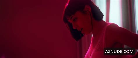 JULIA MOLINS Nude AZNude