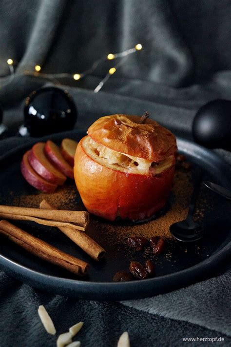 Bratapfel Mit Marzipan Mandeln Und Rum Rosinen Zuckerliebelei