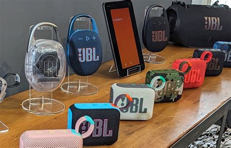 JBLがポータブルBluetoothスピーカー「JBL GO 4」「JBL CLIP 5」を発売 LE Audioによるワイヤレスステレオ再生 ...
