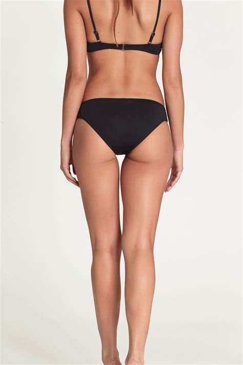 BOTTOMS UP A GUIDE TO FINDING THE PERFECT BIKINI BOTTOM FIT Billabong AU