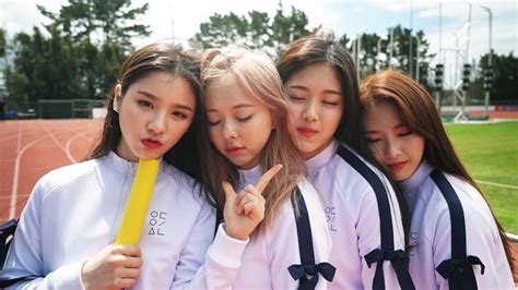 Hd LooΠΔ 13 Love And Live Album Making In 2020 Girl Bands Girl Group Pictures Kpop Girl