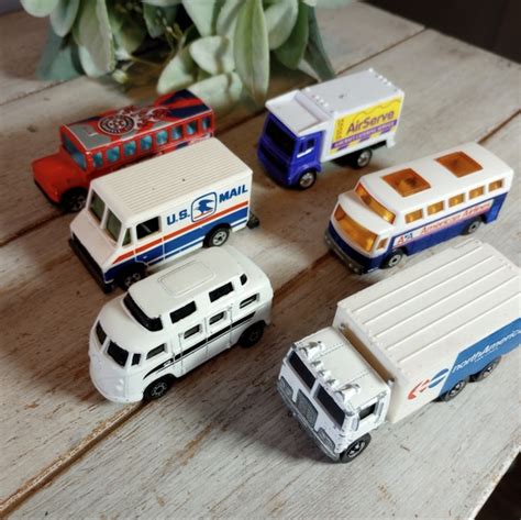 Matchbox Toys Matchbox Maisto Hot Wheels Car Lot Mail Carrier Van Lines Camper Airport Coach