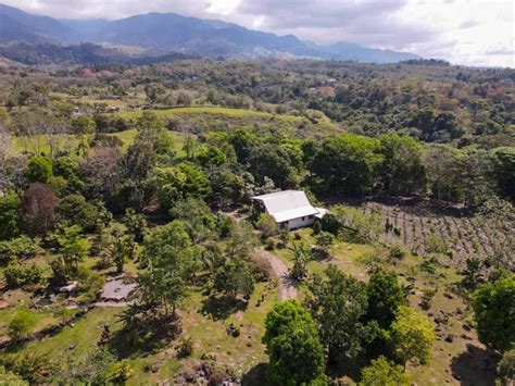 Casa Moderna de 4 3 hectáreas con Arroyo en Santa Elena de Pérez