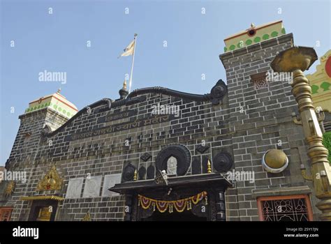 site de pelerinage  temple hindou seigneur shiva banque de