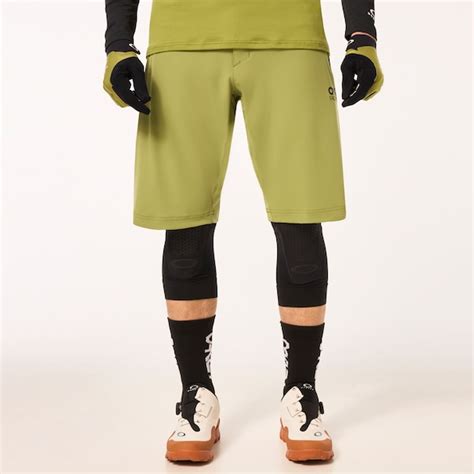 Shop Oakley Shorts & Cargo Shorts | Oakley® US