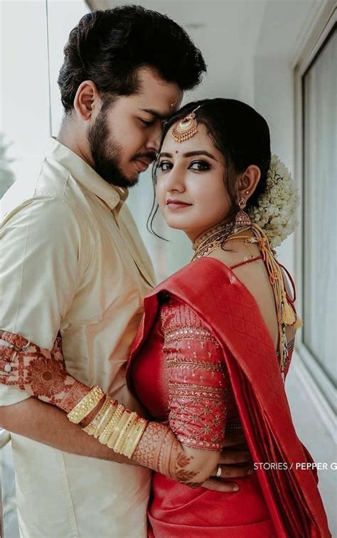 Pin By Ceraiin On Tʜᴇ ᴡᴇᴅᴅᴛᴀʟᴇ Wedding Couple Poses Photography Indian Wedding Photography