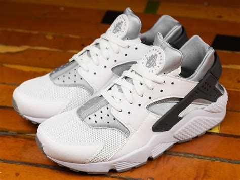 Nike Air Huarache White Grey - Sneaker Bar Detroit