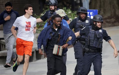 Photos Police Respond To Dc Shooting In Van Ness Wtop News