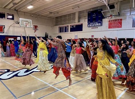 Indian Cultural Awareness Club hosts first Garba at school – Saratoga Falcon