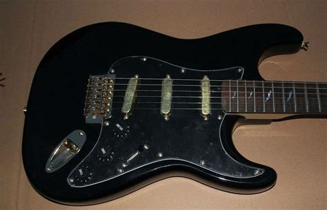 Stratocaster Style with Rosewood Fretboard