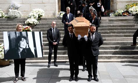 Muchas Caras Conocidas En El Funeral De Funeral De Jane Birkin Foto