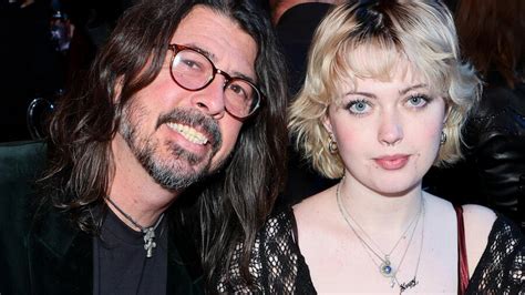 Dave Grohl Recruits Daughter Violet For Night Four Of Hanukkah Sessions ...