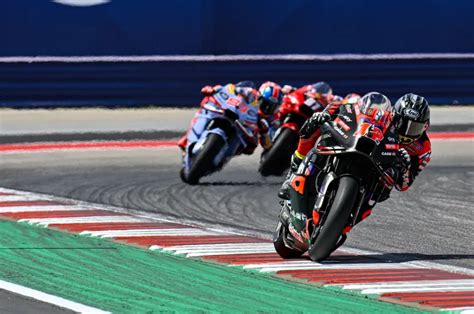 Maverick Viñales remontó y se quedó con la carrera Acosta fue segundo