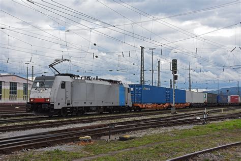 Lok 186 104 6 durchfährt am 26 09 2022 den badischen Bahnh Flickr