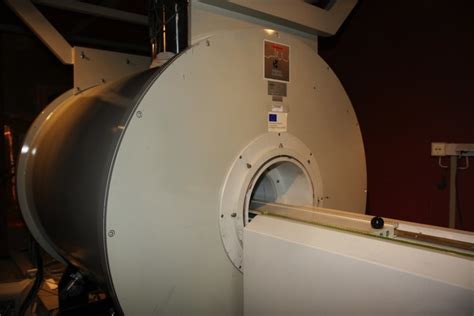 MRI 4 7 T 40 Cm Bruker BIOSPEC BMT 47 40 ReDiB Red Distribuida De