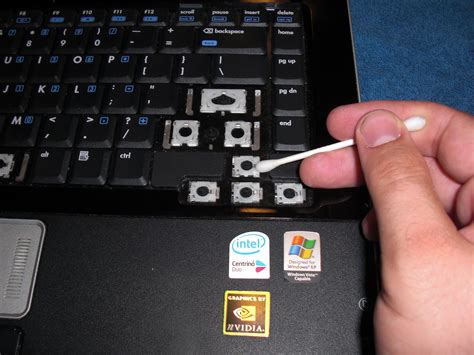 how to clean the keys on a laptop 3