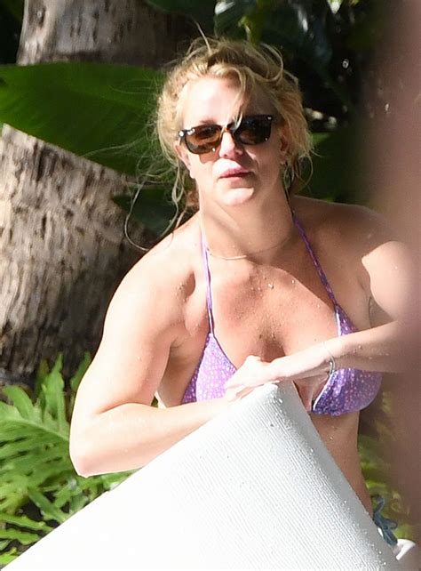 Britney Spears Sexy Bikini In Miami Photos The Fappening