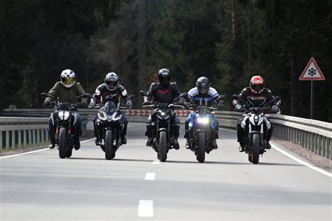 Mittelklasse Naked Bikes Im Vergleichstest Moto Ch