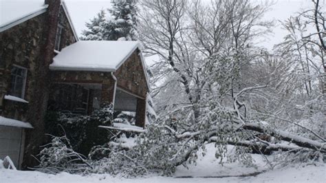 Storm Brings Snow to Northeast