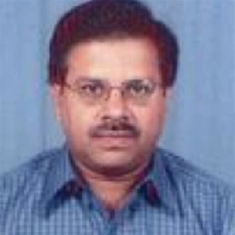 umesh   professor  physics dean faculty  science