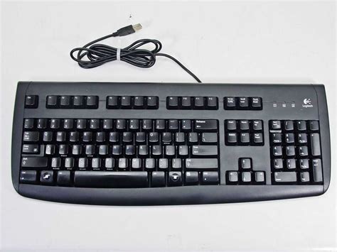 Logitech 820-000310 Deluxe 250 USB Keyboard Black - Y-UT76 - Tested GOOD