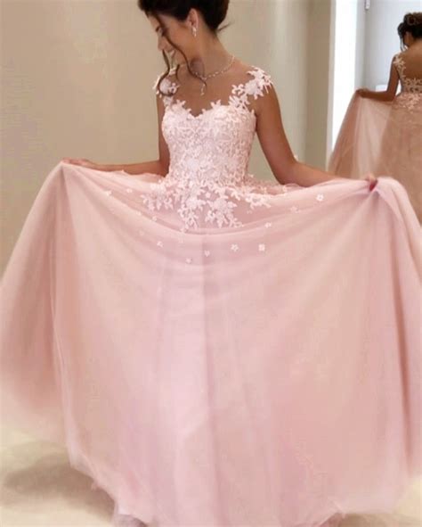 Cap Sleeves Prom Dresses Lace Appliques Evening Dress Sheer Neck Prom