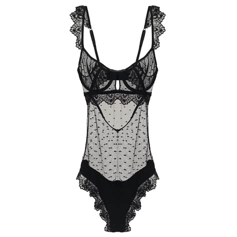 Saint Valentin lingerie 100 sexy Magazine ELLE Québec Tendances mode beauté lifestyle