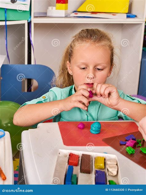 Arcilla De Modelado De La Plastilina Juego De La Pasta Del Niño En