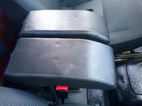 Подлокотники, тоннель — Lada 4x4 3D, 1,7 л, 2013 года | аксессуары | DRIVE2