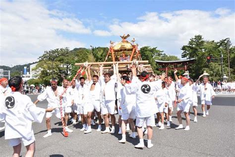 福井県 敦賀まつり、みこし17基力強く巡行 4日は豪華絢爛な山車が集結｜北陸新幹線で行こう！北陸・信越観光ナビ