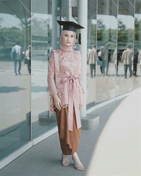 √ 60+ Model Kebaya Muslim Modern Untuk Anak Muda