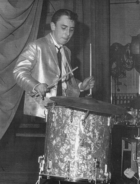 17 year old Keith Moon, 1963 🌺 drumming with The Beachcombers : r/drums