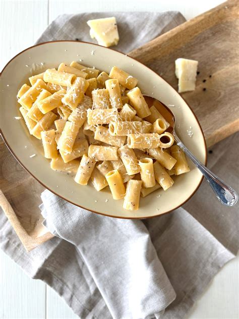 Rigatoni Cacio E Pepe Leslie En Cuisine