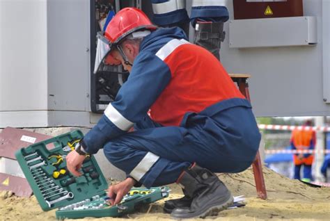 Naprawa instalacji elektrycznej błyskawiczna pomoc