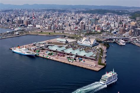 「鹿児島港」鹿児島のみなと・空港・海岸 国土交通省 九州地方整備局 鹿児島港湾・空港整備事務所